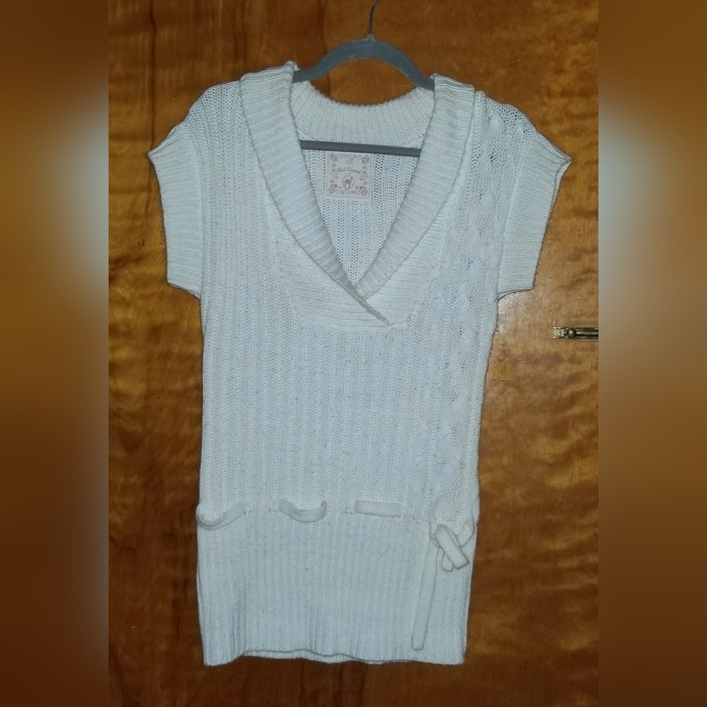Women's Red Camel Short-Sleeve Off White Mini Sweater Dress Medium 